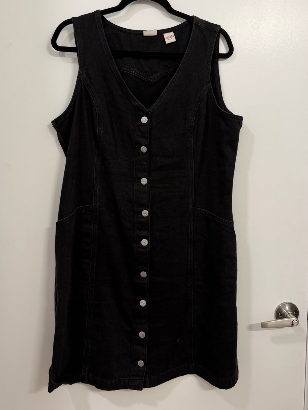 Levi’s Black Button-Front Sleeveless Denim Dress